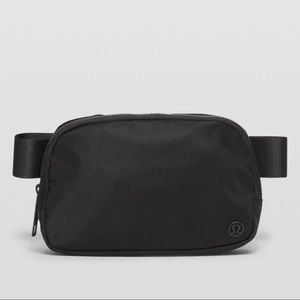 Lululemon Everywhere Belt Bag